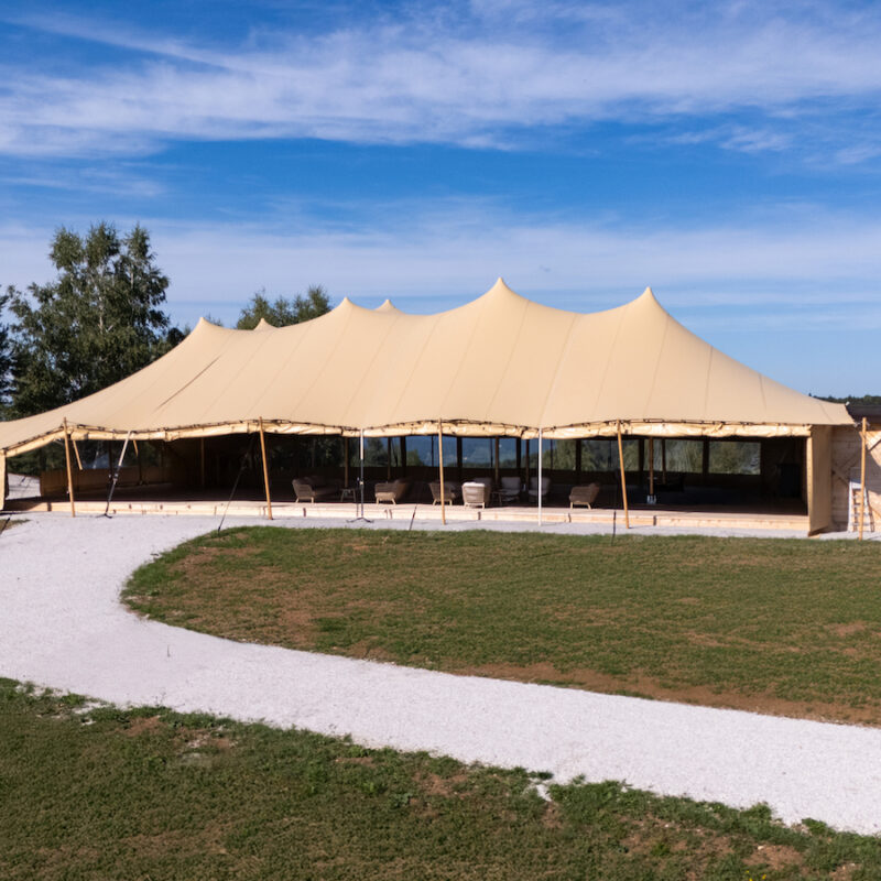 poroka pod šotorom Pristava