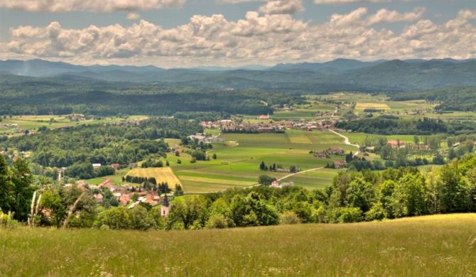 Pogled iz Nograda, Turistična vas Pristava